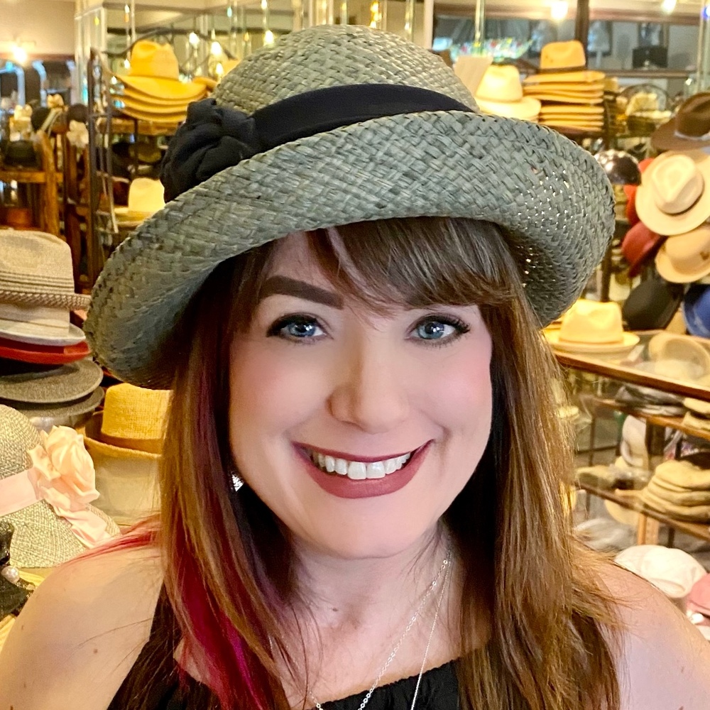 Meet your Posher, Monique